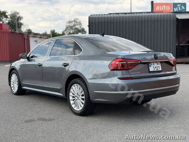 2016 Volkswagen Passat, VIN 1VWBT7A30HC000511, держномер КА3127МН — фото 6 (autoria)