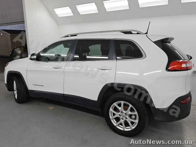 2017 Jeep Grand Cher, VIN 1C4PJLCB0HD214646, держномер СА8317КО — фото 2 (copart)