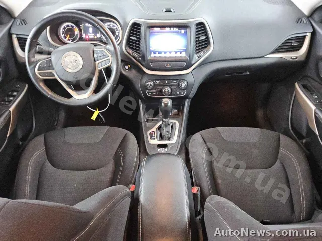2017 Jeep Grand Cher, VIN 1C4PJLCB0HD214646, держномер СА8317КО — фото 8 (copart)
