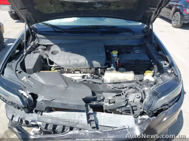 2019 Jeep Cherokee, VIN 1C4PJLLB0KD458076, nr rej. СВ4559ЕХ — zdjęcie 26 (iaai)