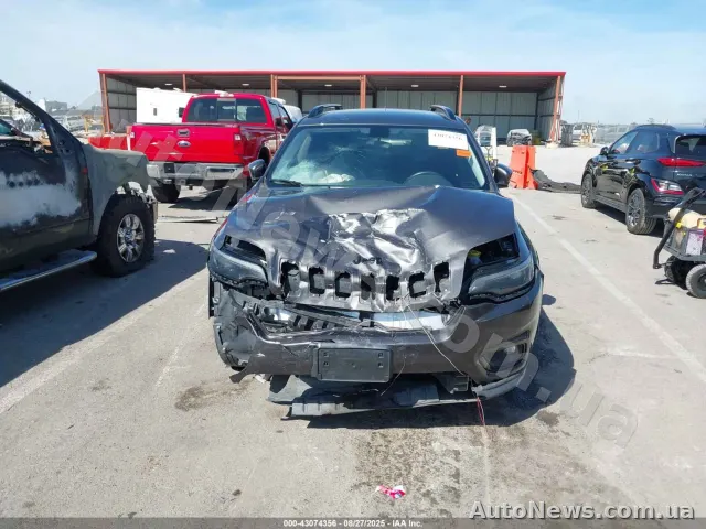 2019 Jeep Cherokee, VIN 1C4PJLLB0KD458076, nr rej. СВ4559ЕХ — zdjęcie 28 (iaai)