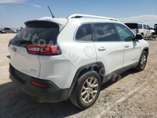2015 Jeep Cherokee — photo 4 (copart)