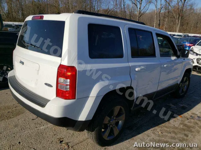 2015 Jeep Patriot, VIN 1C4NJRFB8FD438105, nr rej. КА0646РТ — zdjęcie 4 (copart)