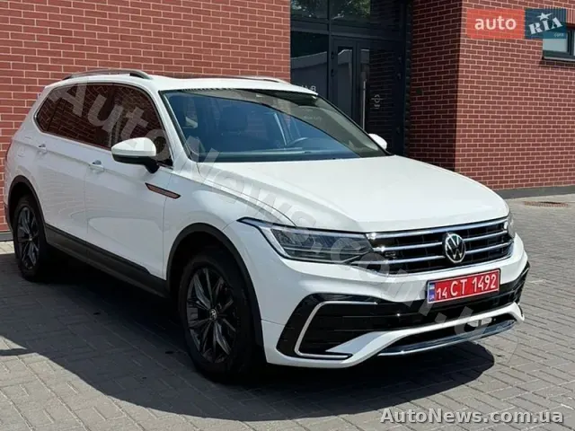 2022 Volkswagen Tiguan, VIN 3VV2B7AX8NM035088 — фото 1 (autoria)