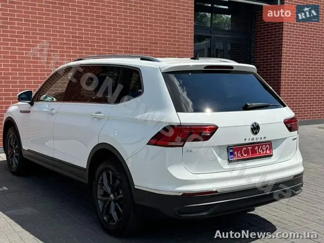 2022 Volkswagen Tiguan, VIN 3VV2B7AX8NM035088 — фото 13 (autoria)