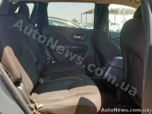 2017 Jeep Cherokee L — фото 6 (copart)