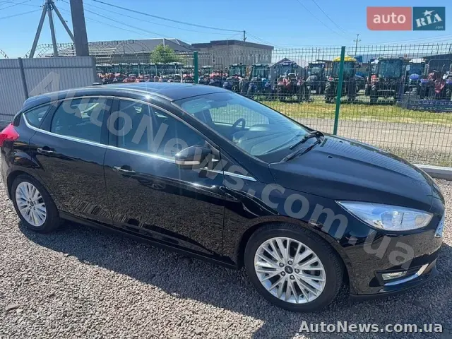 2018 Ford Focus, VIN 1FADP3N2XJL273199 — фото 5 (autoria)
