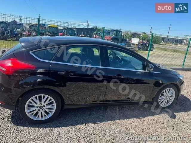 2018 Ford Focus, VIN 1FADP3N2XJL273199 — фото 6 (autoria)