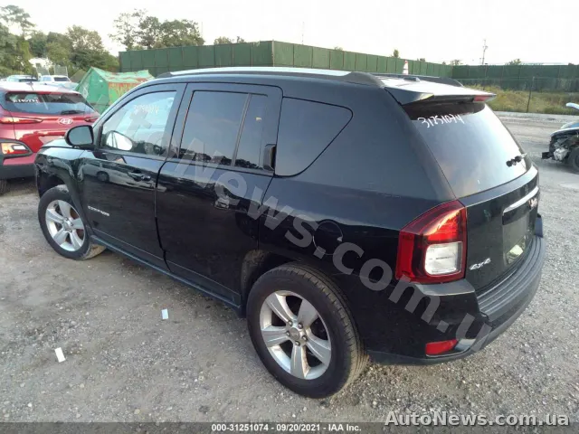 2016 Jeep Compass — photo 3 (iaai)
