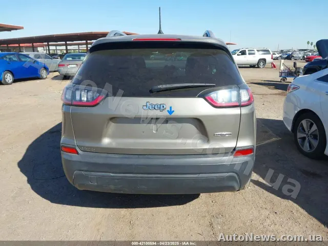 2019 Jeep Cherokee — zdjęcie 16 (iaai)