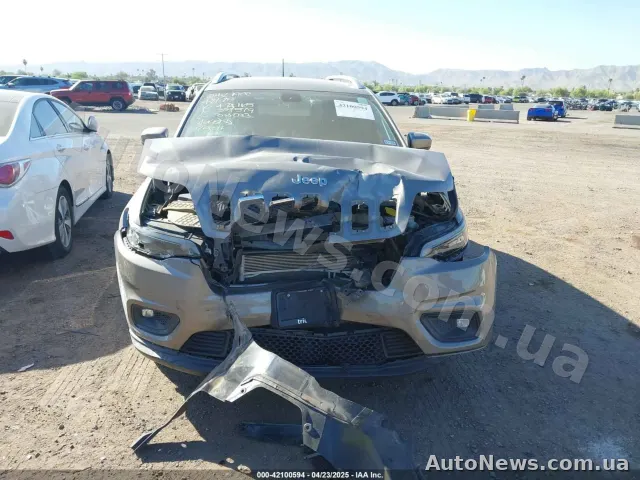 2019 Jeep Cherokee — zdjęcie 6 (iaai)