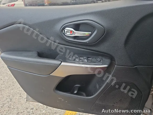 2019 Jeep Cherokee — zdjęcie 3 (manheim)