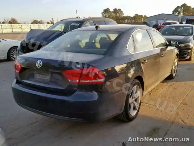 2012 Volkswagen Passat, VIN 1VWBH7A32CC098497, nr rej. НН2105АН — zdjęcie 4 (copart)