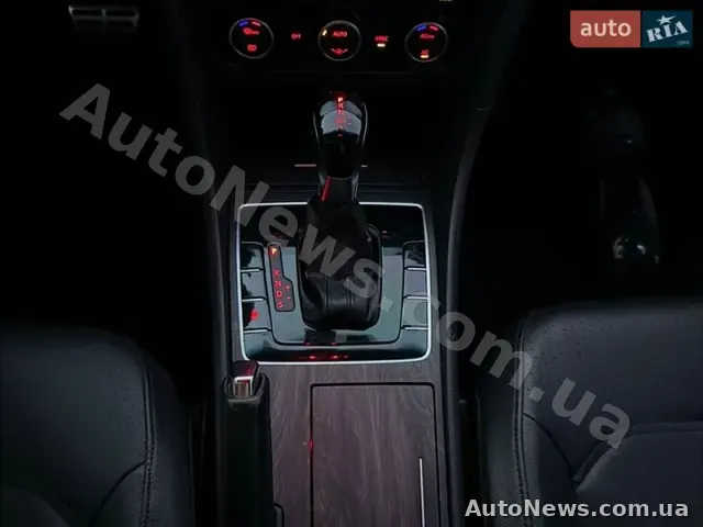 2012 Volkswagen Passat, VIN 1VWBH7A32CC098497, госномер НН2105АН — фото 16 (autoria)