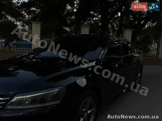 2012 Volkswagen Passat, VIN 1VWBH7A32CC098497, госномер НН2105АН — фото 6 (autoria)