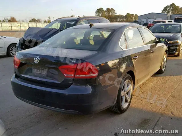 2012 Volkswagen Passat, VIN 1VWBH7A32CC098497, госномер НН2105АН — фото 4 (copart)