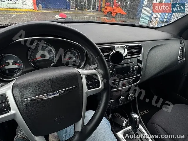 2012 Chrysler 200 Tourin, VIN 1C3CCBBB7DN539386, plate ВН9685ТТ — photo 11 (autoria)