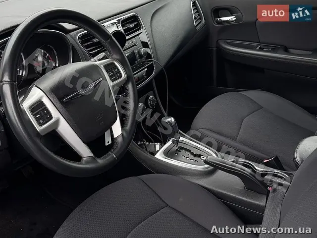 2012 Chrysler 200 Tourin, VIN 1C3CCBBB7DN539386, plate ВН9685ТТ — photo 6 (autoria)