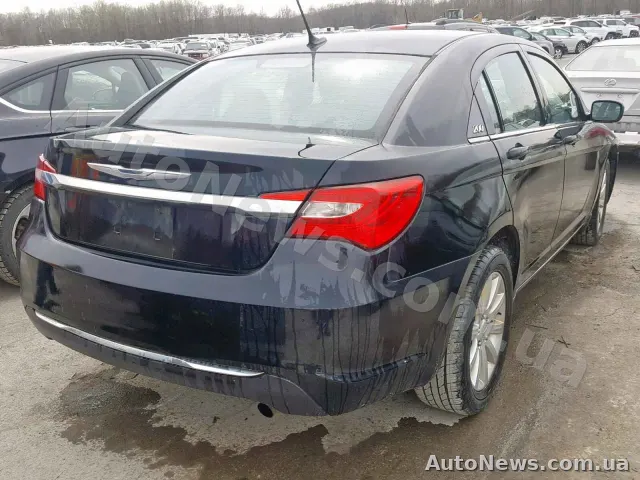 2012 Chrysler 200 Tourin, VIN 1C3CCBBB7DN539386, plate ВН9685ТТ — photo 4 (copart)