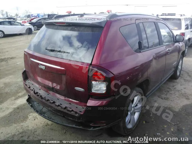 2016 Jeep Compass — photo 4 (iaai)