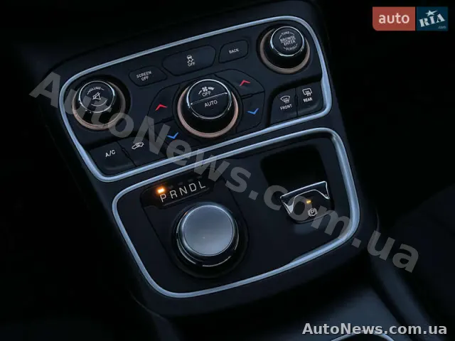 2014 Chrysler 200 — zdjęcie 13 (autoria)