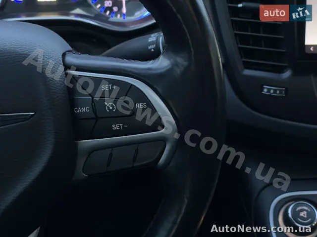 2014 Chrysler 200 — zdjęcie 15 (autoria)