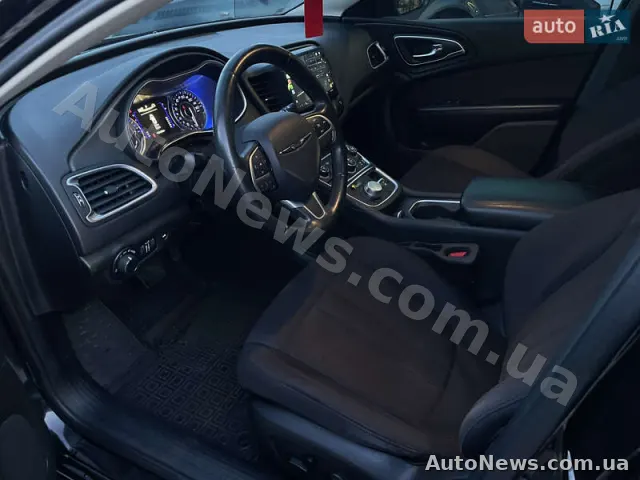 2014 Chrysler 200 — zdjęcie 19 (autoria)