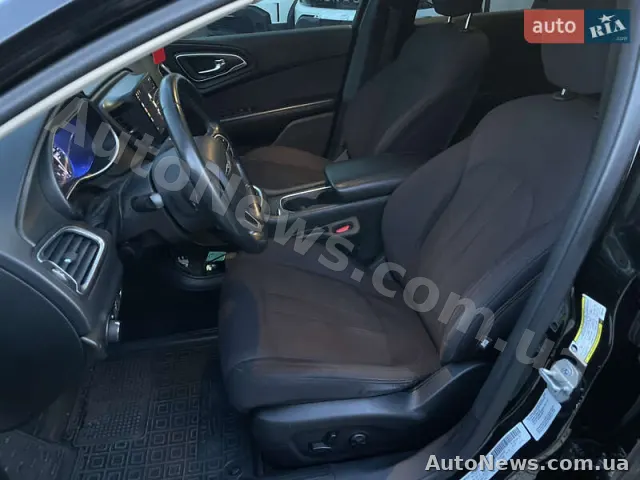 2014 Chrysler 200 — zdjęcie 20 (autoria)
