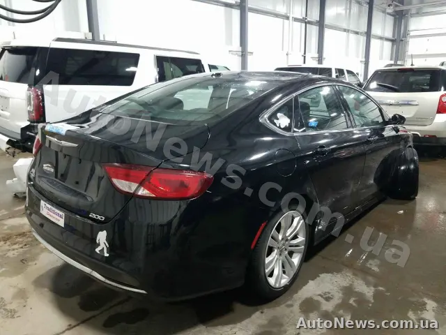 2015 Chrysler 200 — zdjęcie 4 (copart)