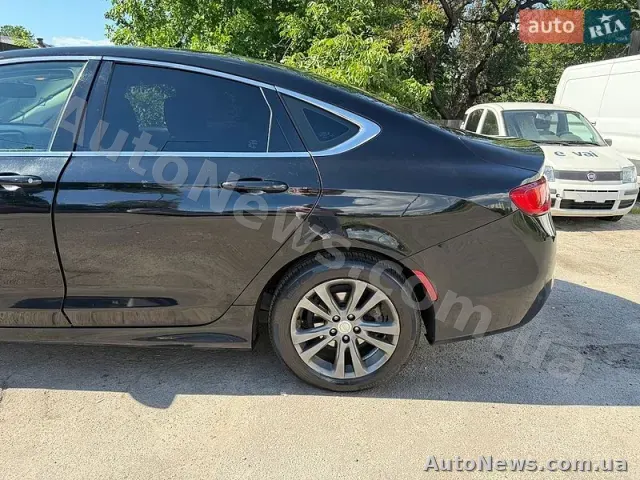 2015 Chrysler 200, VIN 1C3CCCABXFN697358, госномер АМ1574ЕК — фото 9 (autoria)