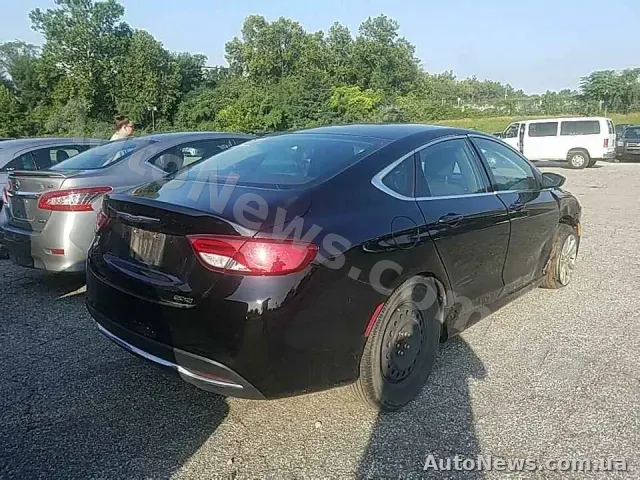 2015 Chrysler 200, VIN 1C3CCCABXFN697358, госномер АМ1574ЕК — фото 2 (manheim)