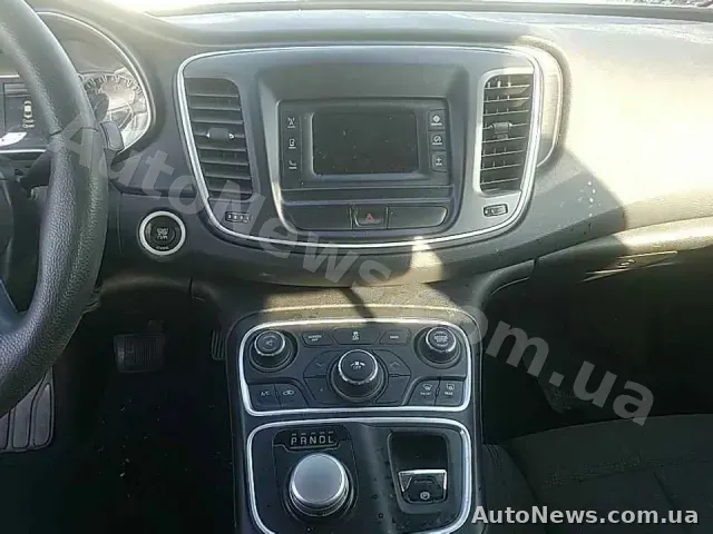 2015 Chrysler 200, VIN 1C3CCCABXFN697358, госномер АМ1574ЕК — фото 4 (manheim)