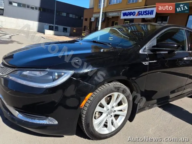 2014 Chrysler 200 — photo 12 (autoria)