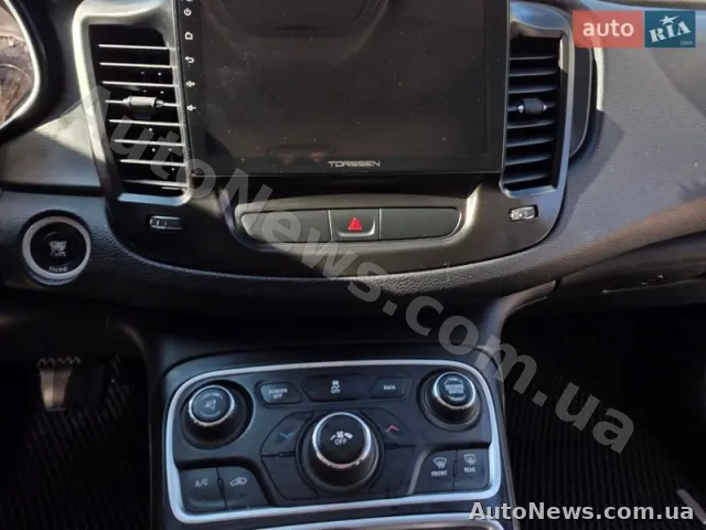 2014 Chrysler 200 — photo 19 (autoria)