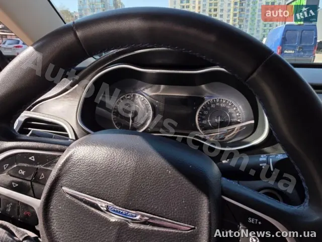 2014 Chrysler 200 — photo 20 (autoria)