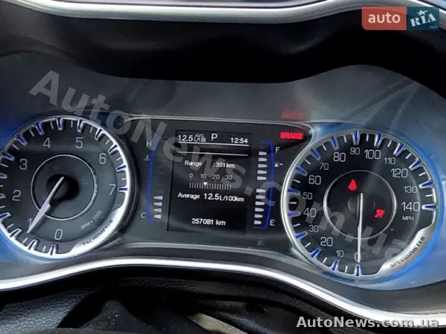 2014 Chrysler 200 — photo 22 (autoria)