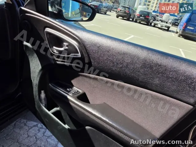 2014 Chrysler 200 — photo 26 (autoria)