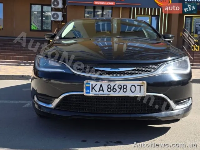 2014 Chrysler 200 — photo 3 (autoria)
