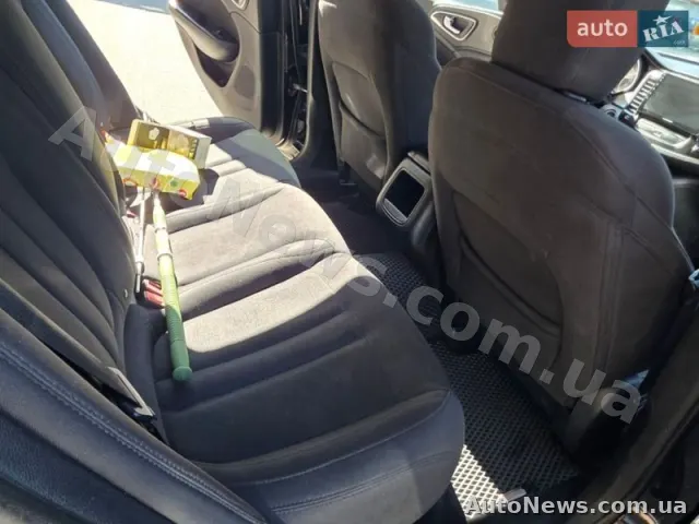 2014 Chrysler 200 — photo 30 (autoria)