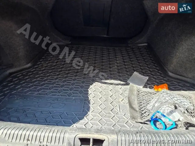 2014 Chrysler 200 — photo 31 (autoria)