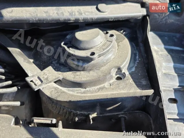 2014 Chrysler 200 — photo 34 (autoria)