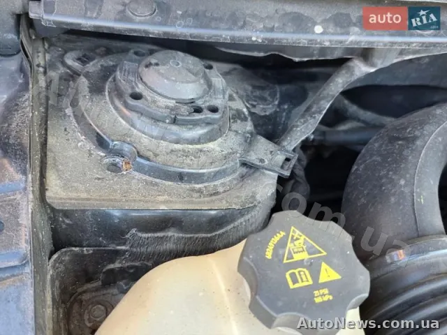 2014 Chrysler 200 — photo 36 (autoria)