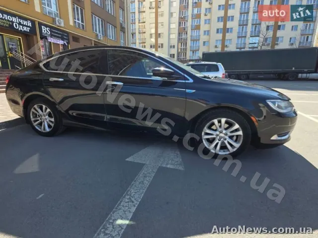 2014 Chrysler 200 — photo 6 (autoria)