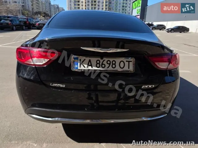 2014 Chrysler 200 — photo 8 (autoria)