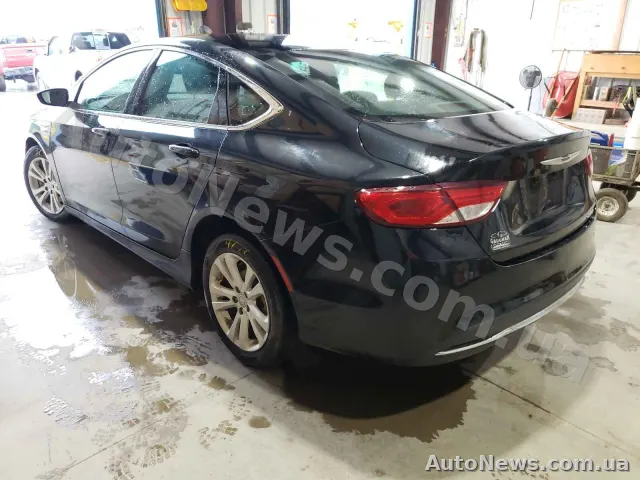 2015 Chrysler 200 — photo 3 (copart)