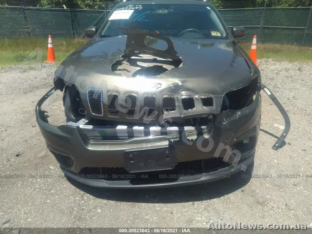 2019 Jeep Cherokee — фото 6 (iaai)