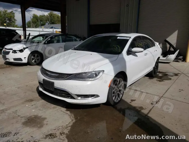 2015 Chrysler 200 — zdjęcie 2 (copart)
