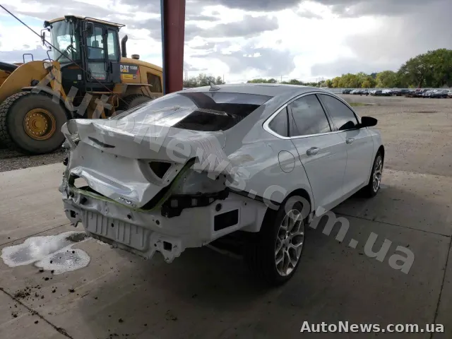 2015 Chrysler 200 — zdjęcie 4 (copart)