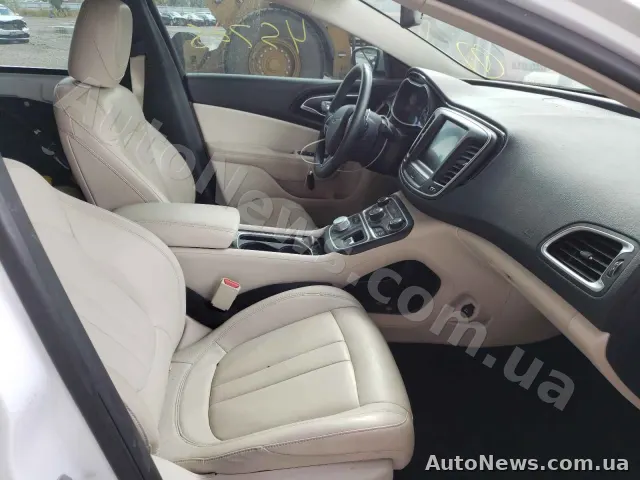 2015 Chrysler 200 — zdjęcie 5 (copart)