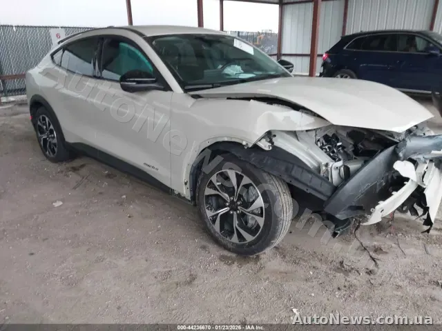 2025 Ford Mustang Mach-E, VIN 3FMTK1R45SMA55770 — фото 1 (iaai)